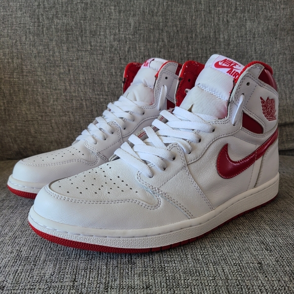 NIKE - Jordan 1 high OG "METALLIC RED" - Picture 2 of 12